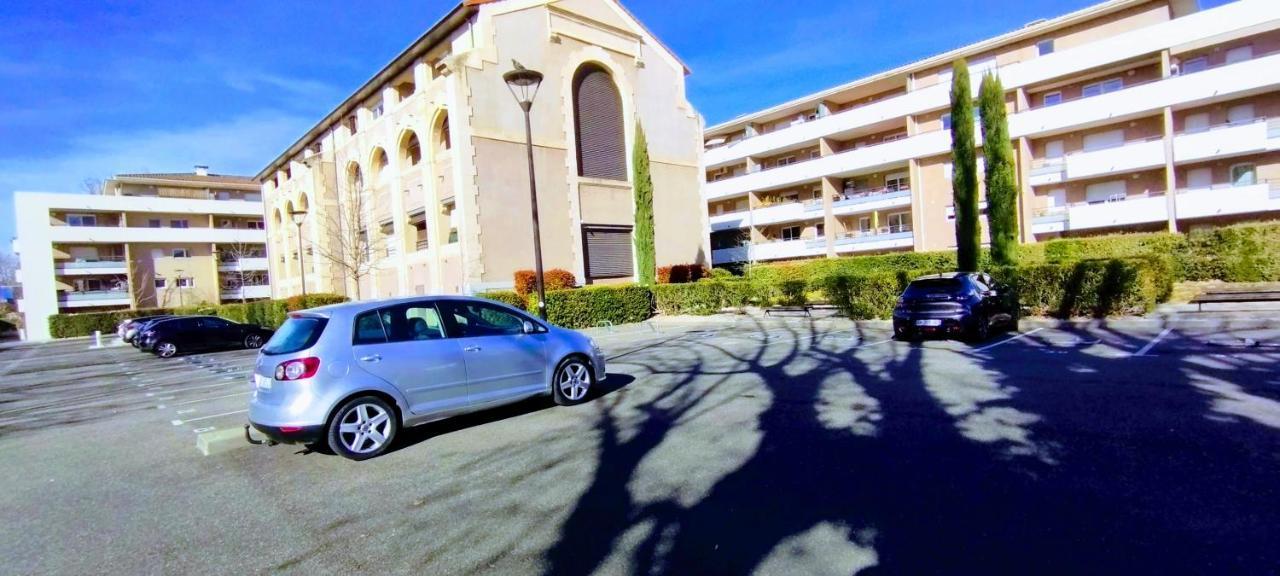 Mambrillo Parking Netflix Disney Prime Avignon Exteriér fotografie