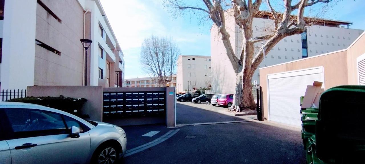 Mambrillo Parking Netflix Disney Prime Avignon Exteriér fotografie